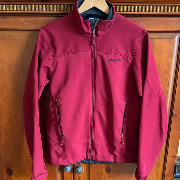 Patagonia Other - Patagonia Maroon Softshell Jacket